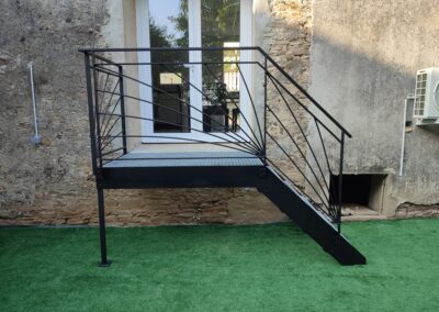 métallerie Cosnac, artisan métallier Corrèze, fabrication métal sur mesure, escalier métal sur mesure, clôture design métal, portail sécurisé métal, rampe métallique, atelier métallier Cosnac, métallerie artisanale, travail du métal Corrèze, fabricant escalier Cosnac, métallerie Pifaro, pose de clôture métal, portail sur mesure Cosnac, structure métallique personnalisée, savoir-faire métallier, finitions métalliques sur mesure, artisan métal Corrèze, escaliers intérieurs métal, entreprise de métallerie Corrèze